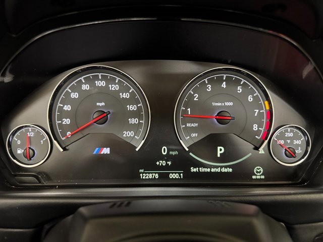 Used 2015 BMW M4 Convertible image 12