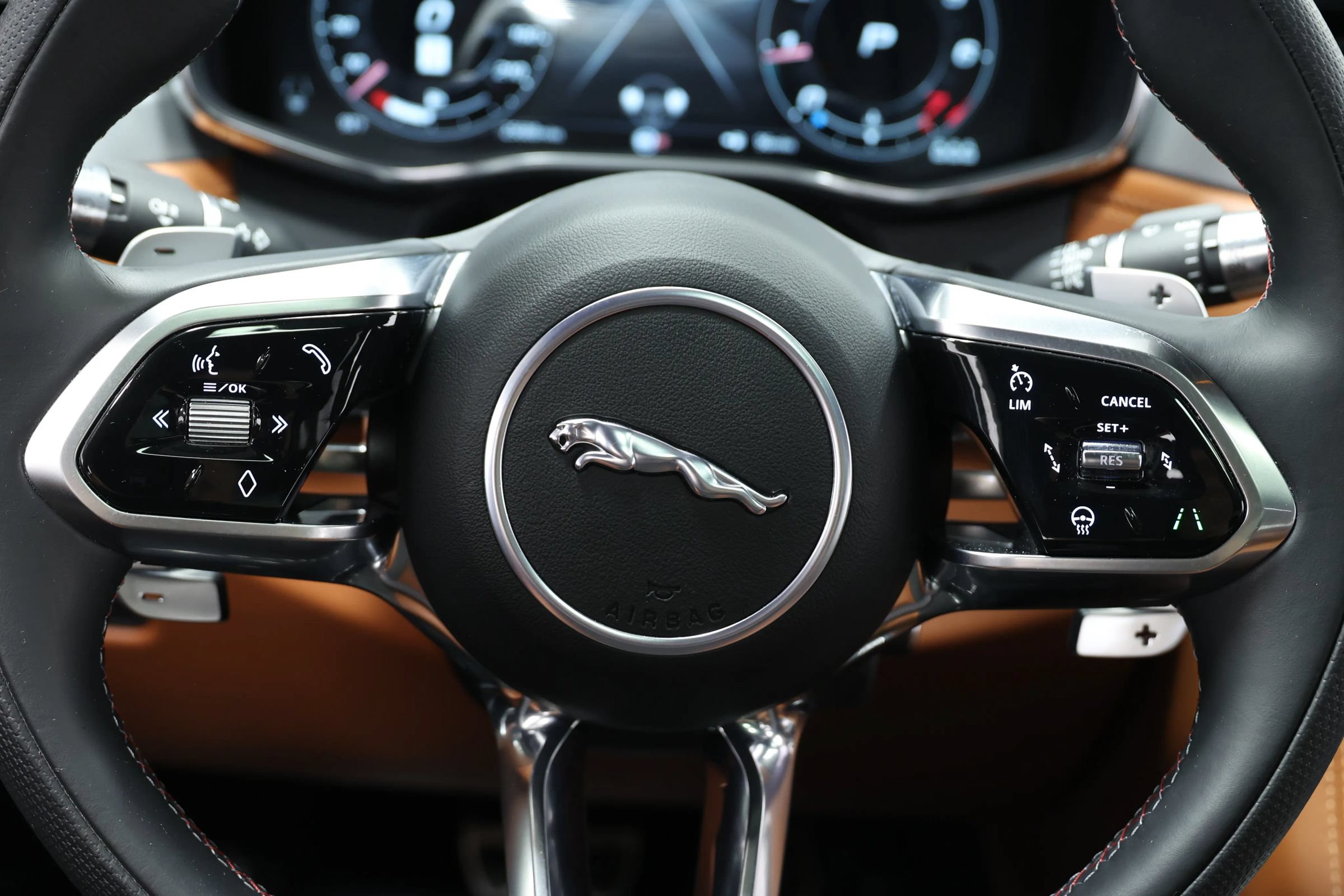 Used 2022 Jaguar F-PACE SVR AWD/4WD image 29