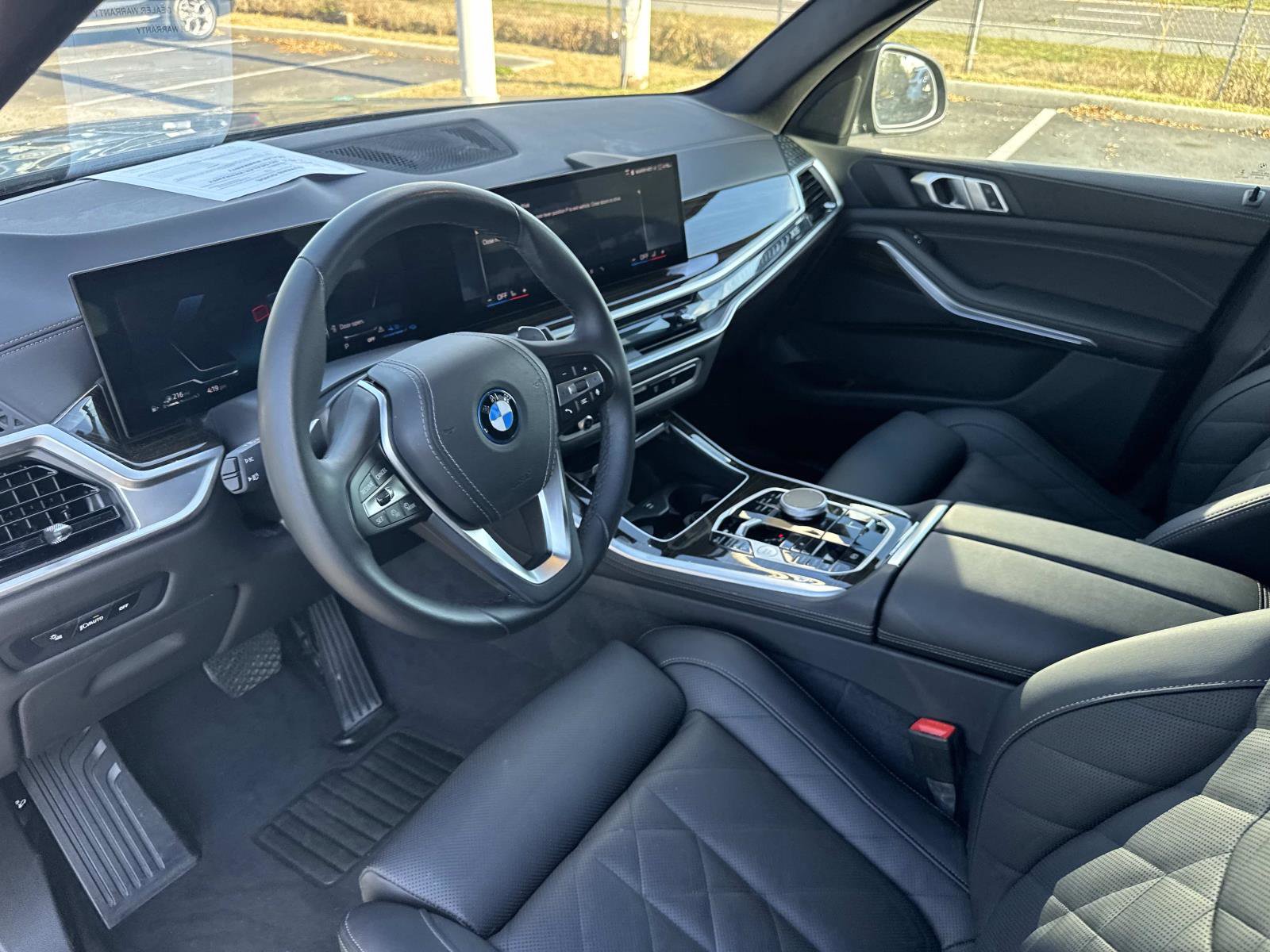 Used 2025 BMW X5 xDrive50e w/ Parking Assistance Package image 33