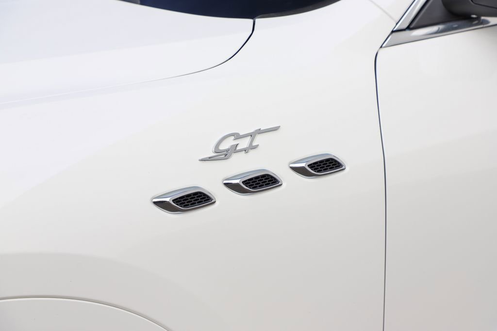 Used 2022 Maserati Levante GT image 24