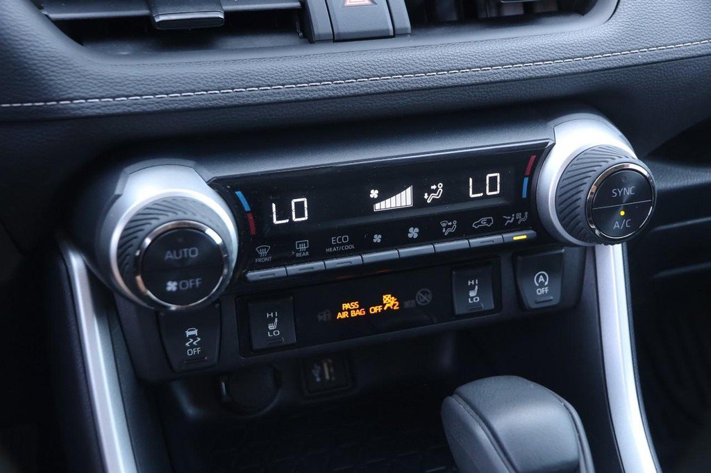 Used 2025 Toyota RAV4 XLE w/ Weather Package AWD/4WD image 16
