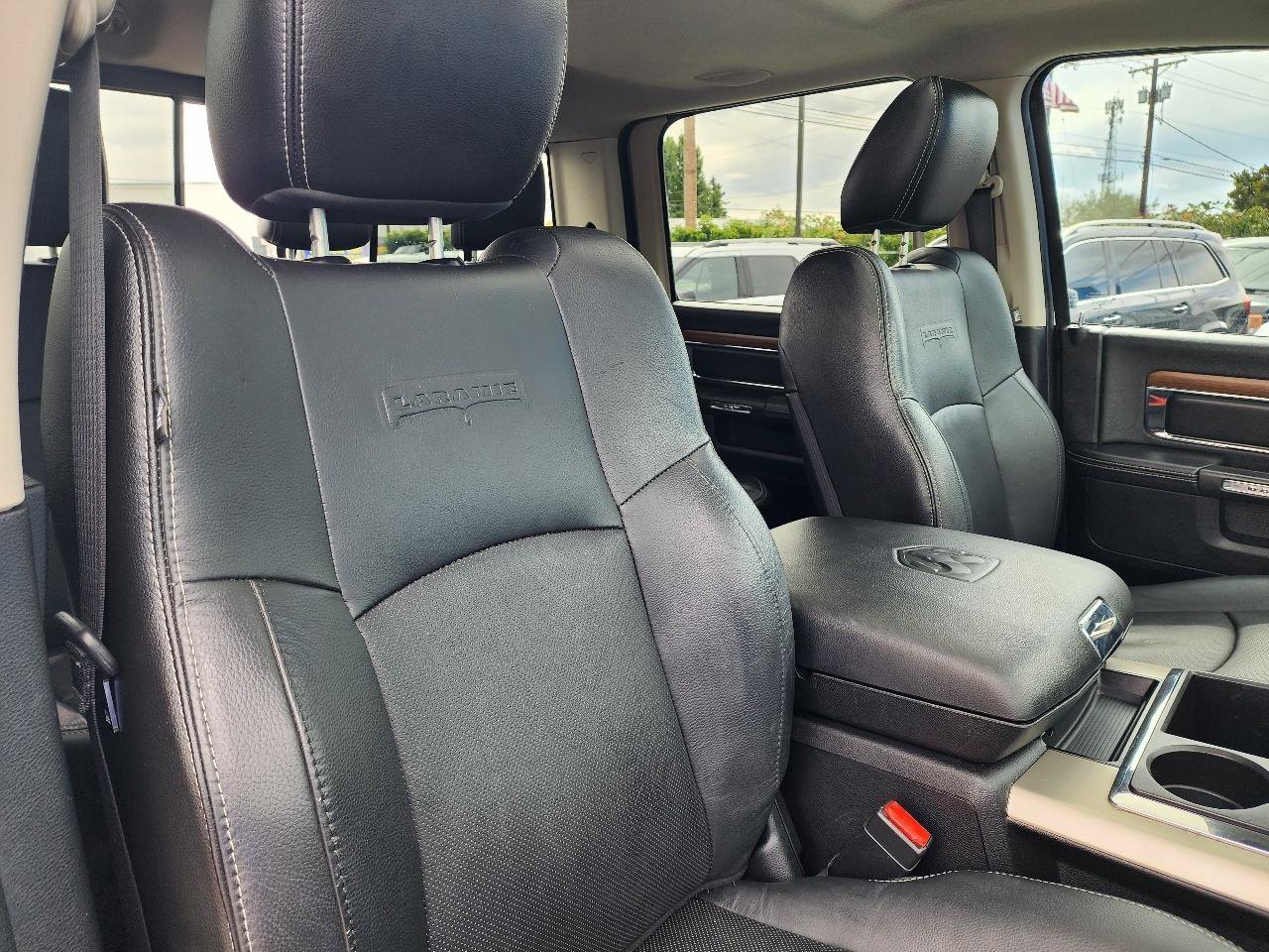 Used 2014 RAM 1500 Laramie w/ Convenience Group AWD/4WD image 28
