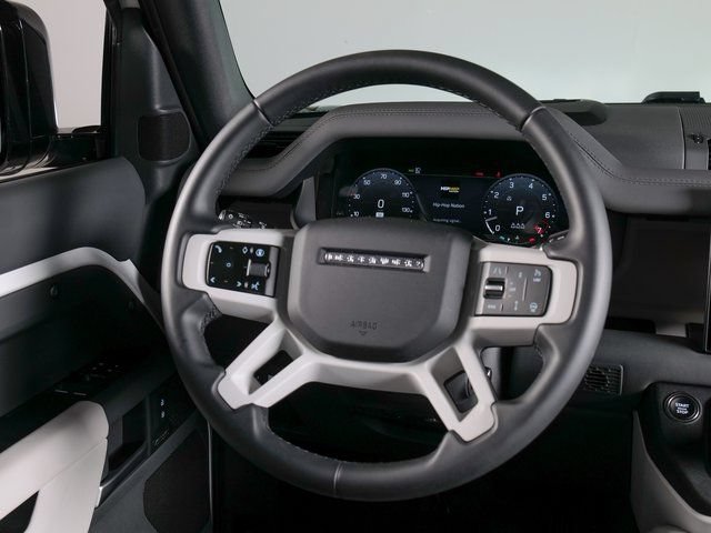 Used 2025 Land Rover Defender 90 X-Dynamic SE AWD/4WD image 12