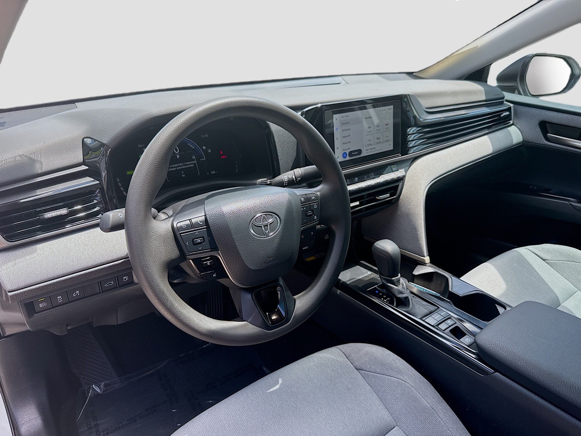 Used 2025 Toyota Camry LE FWD image 9