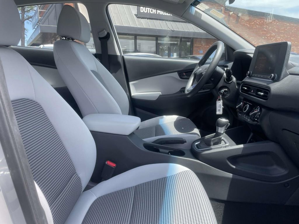 Used 2022 Hyundai Kona SE w/ Cargo Package FWD image 14