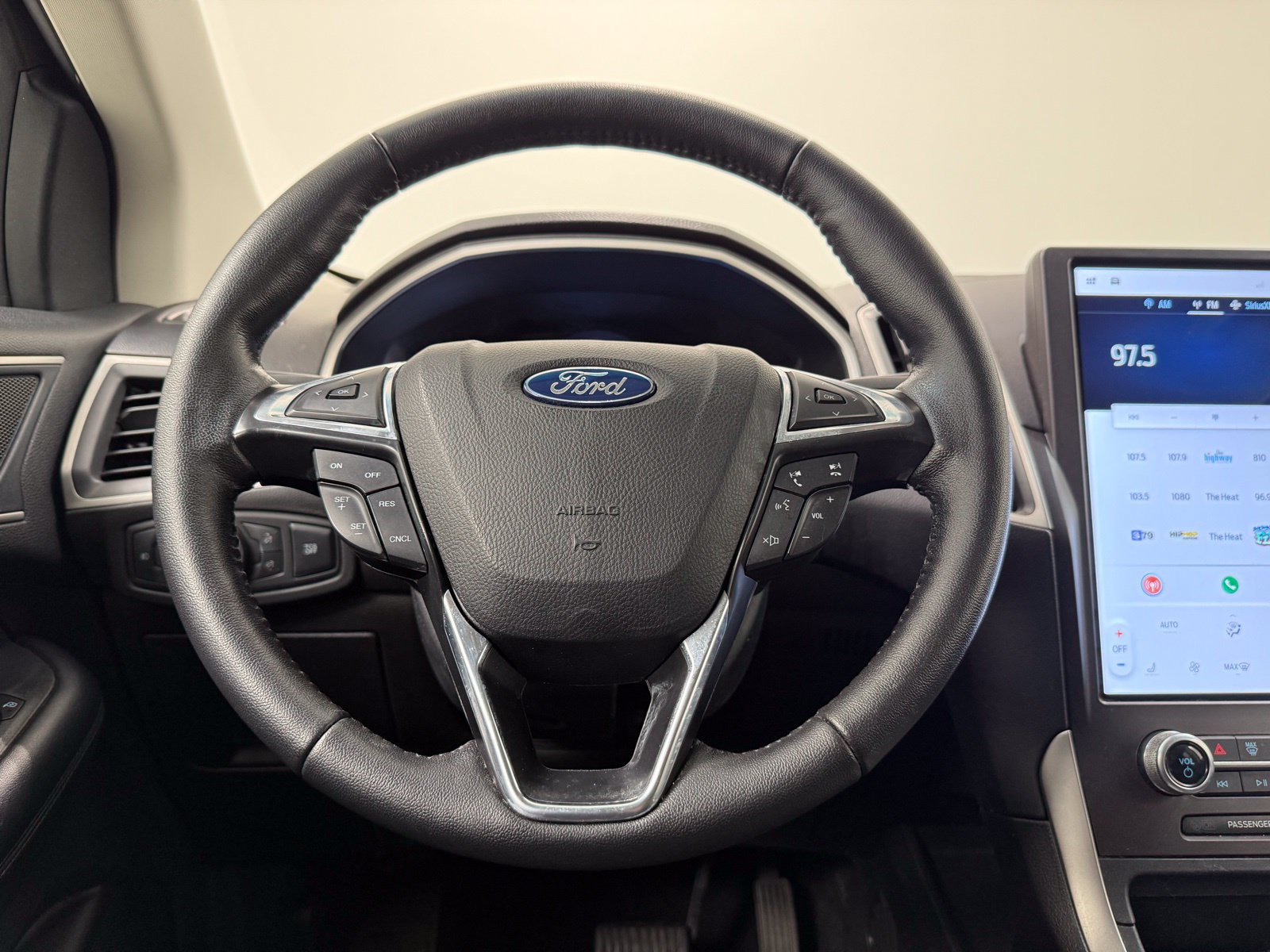 Used 2021 Ford Edge SEL FWD image 21