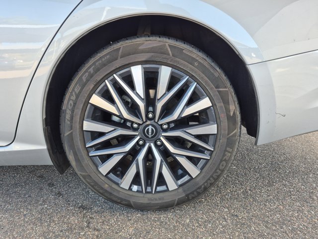 Used 2025 Nissan Altima 2.5 SV FWD image 23