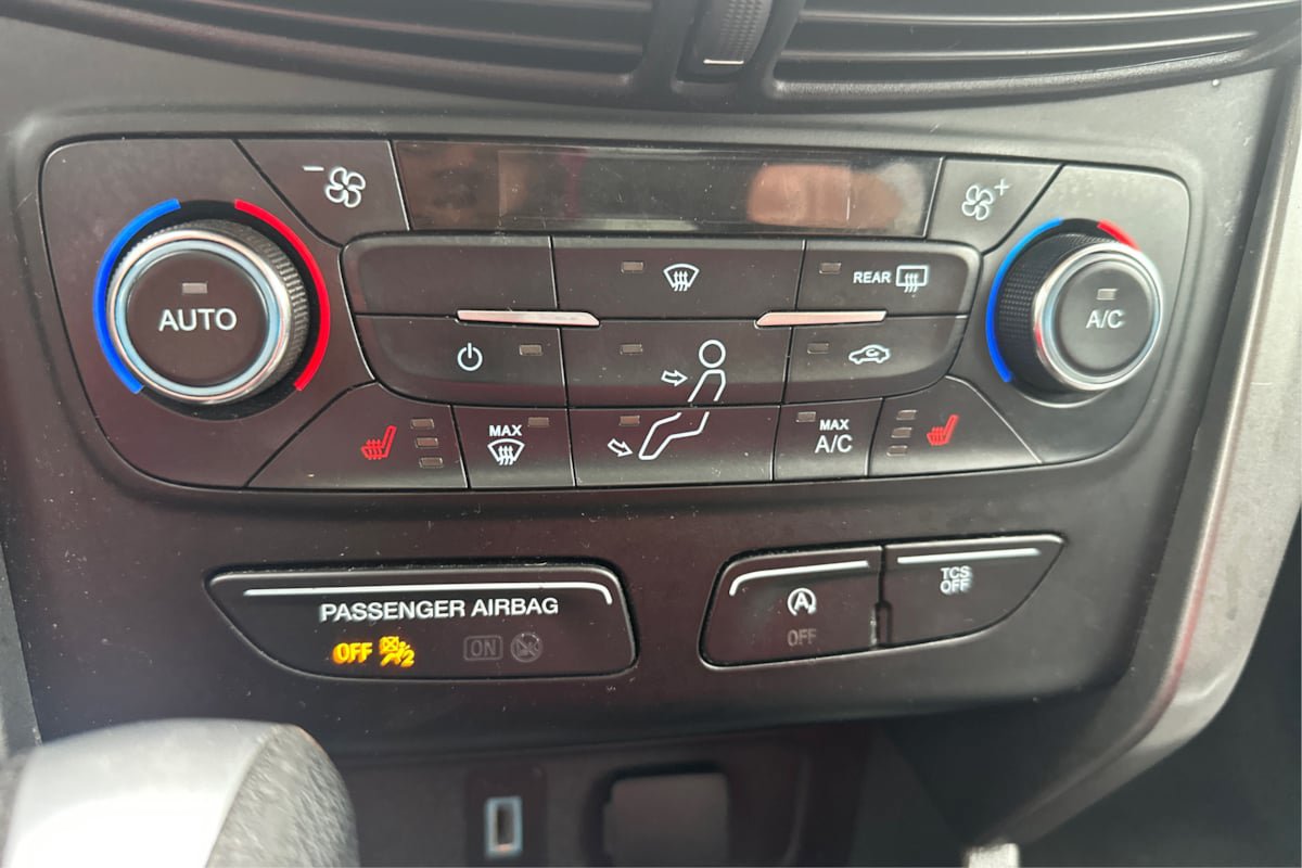 Used 2017 Ford Escape SE w/ Equipment Group 201A AWD/4WD image 17