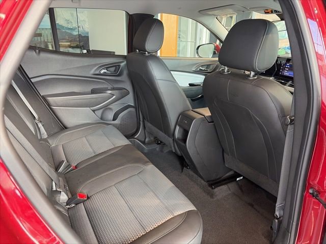 Used 2025 Chevrolet Trax LT w/ LT Convenience Package image 28