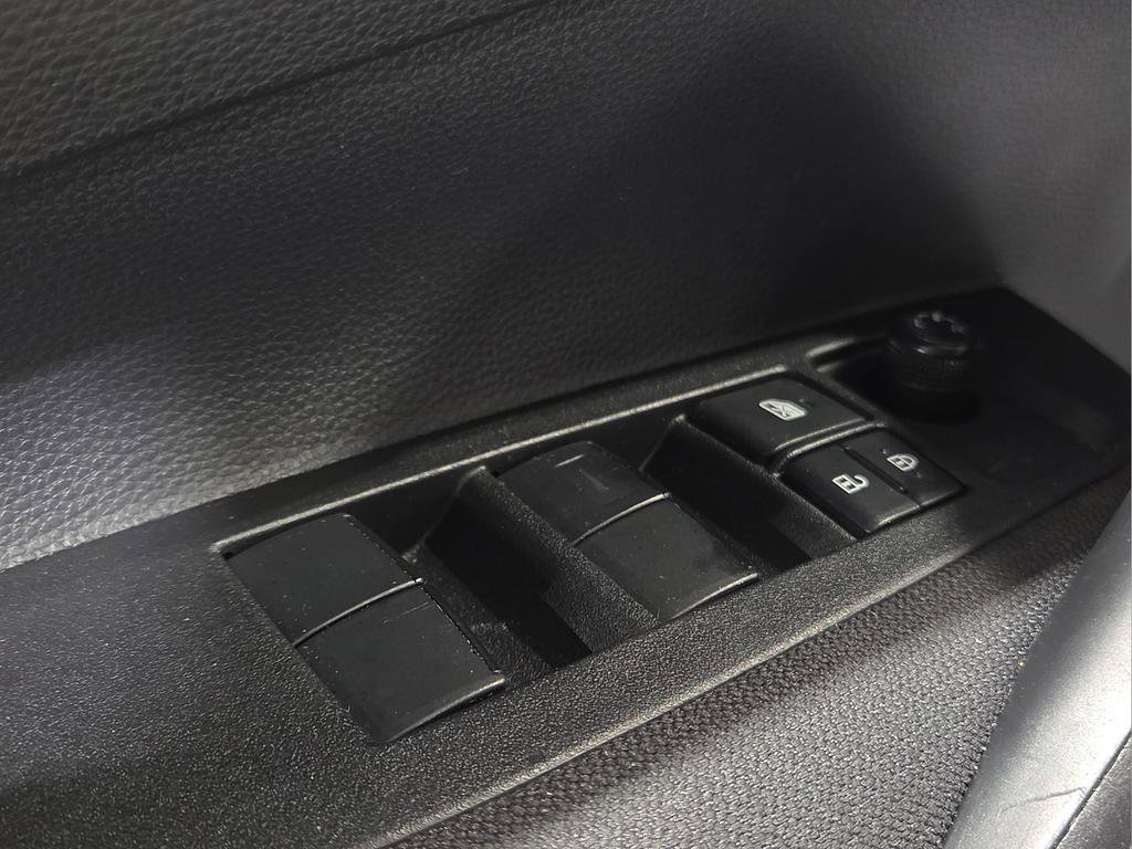 Certified 2025 Toyota Corolla LE image 18