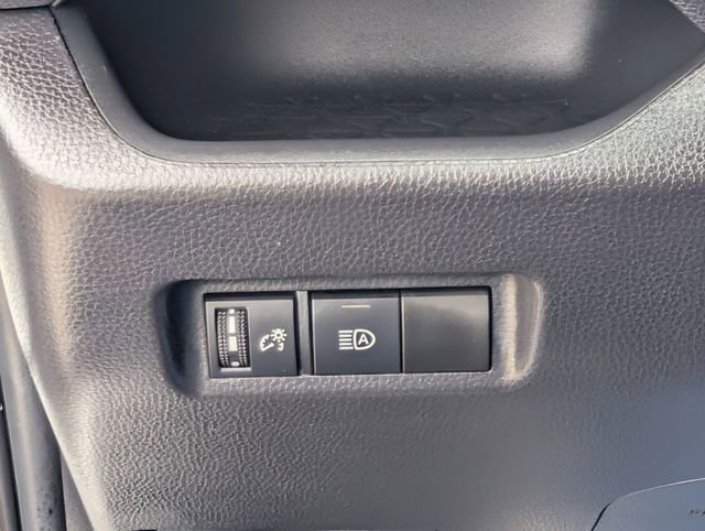 Used 2025 Toyota RAV4 XLE image 22