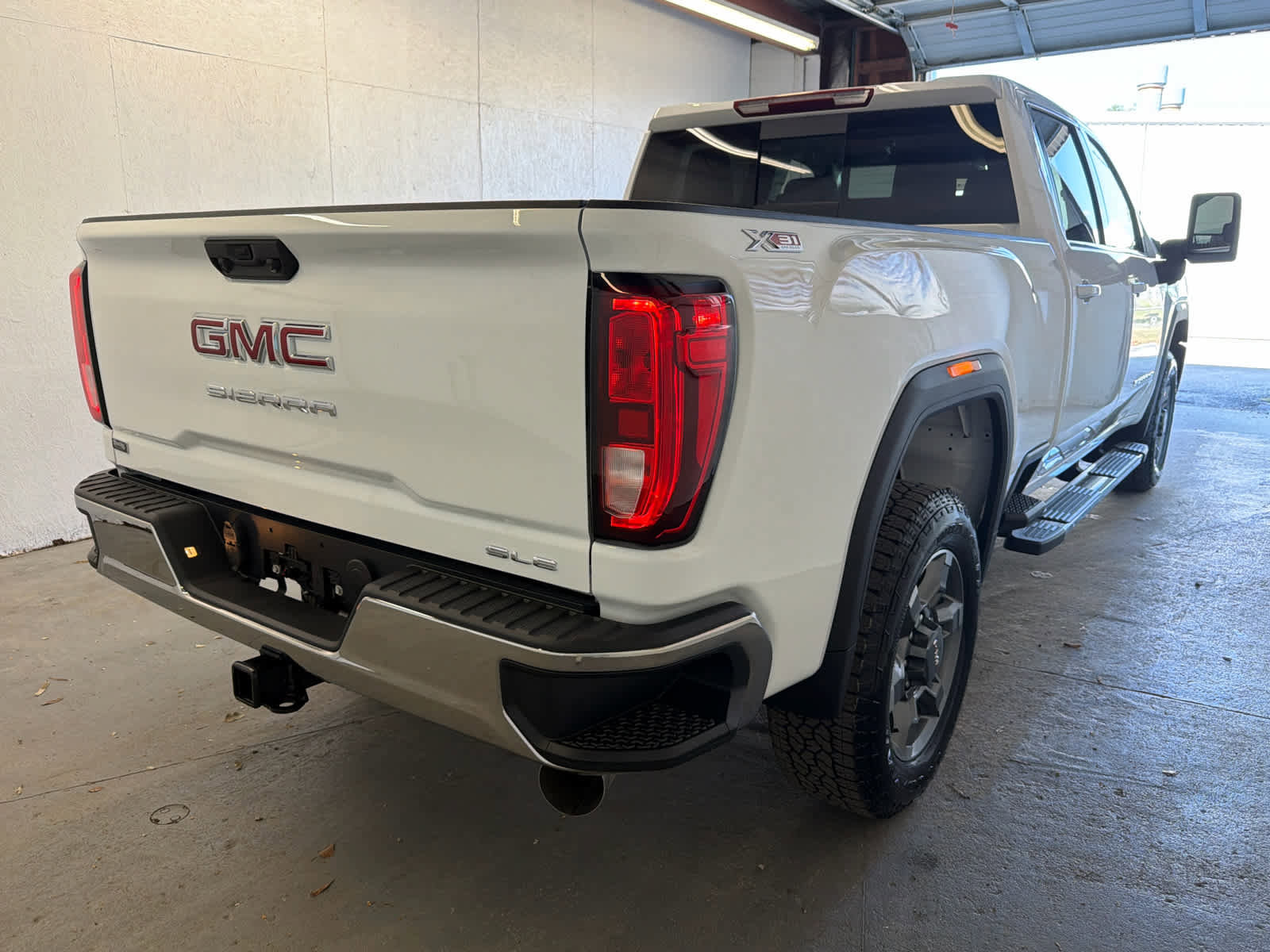 New 2026 GMC Sierra 2500 SLE w/ SLE Value Package; AWD/4WD image 11