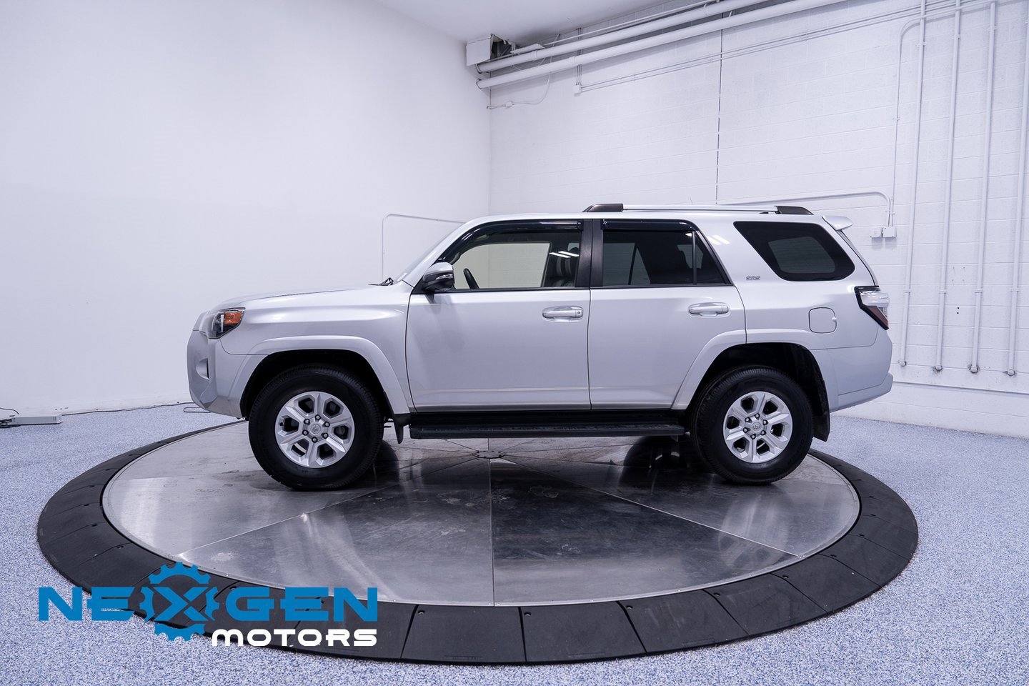 Used 2021 Toyota 4Runner SR5 Premium image 30