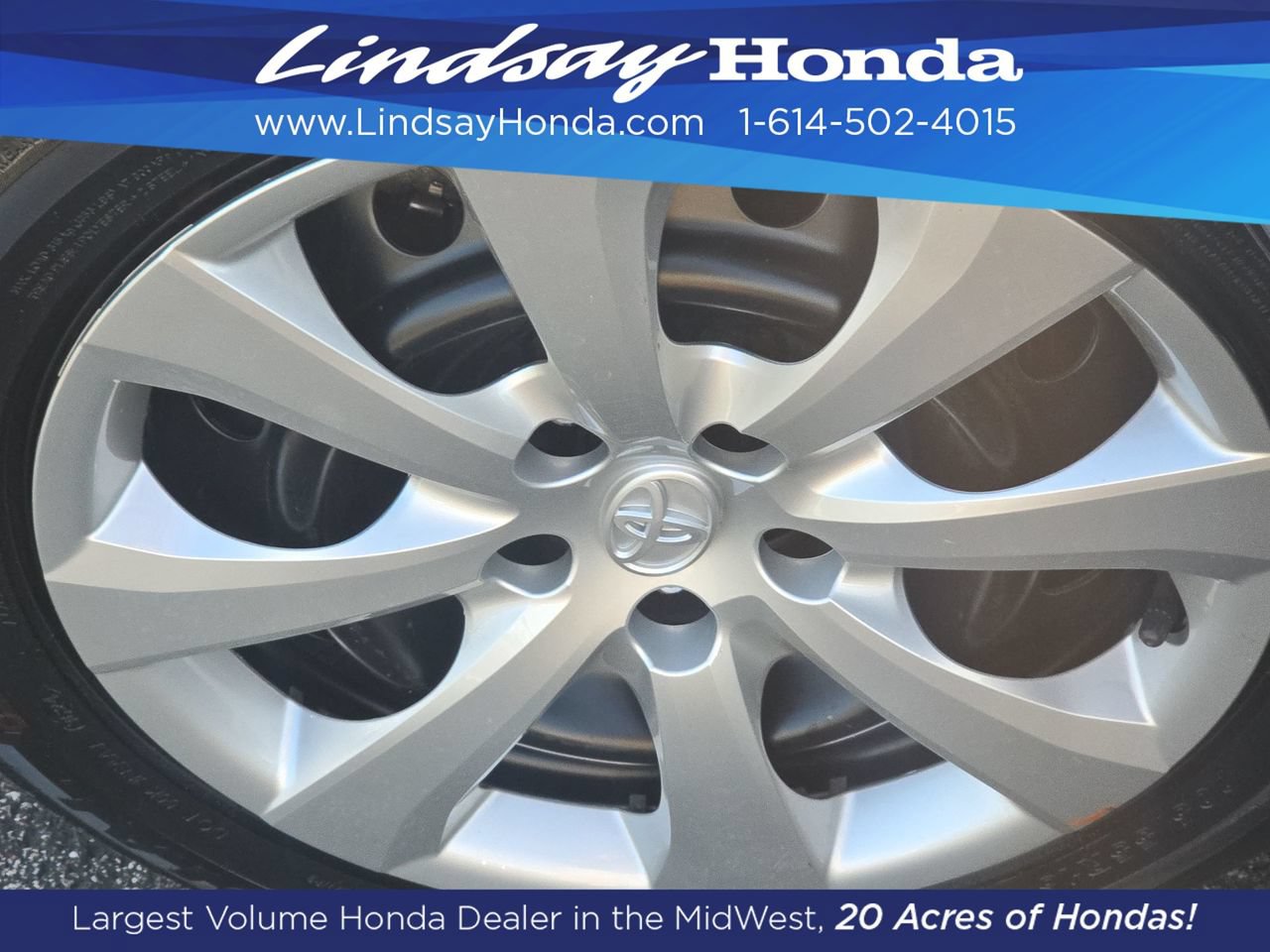Used 2024 Toyota Corolla LE FWD image 31