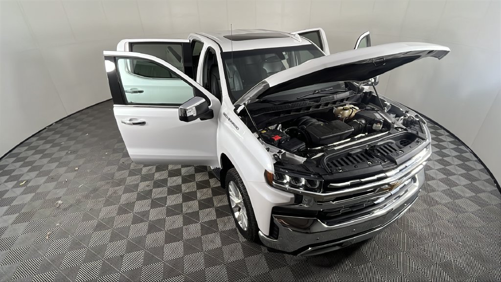Used 2020 Chevrolet Silverado 1500 LTZ w/ LTZ Plus Package AWD/4WD image 14