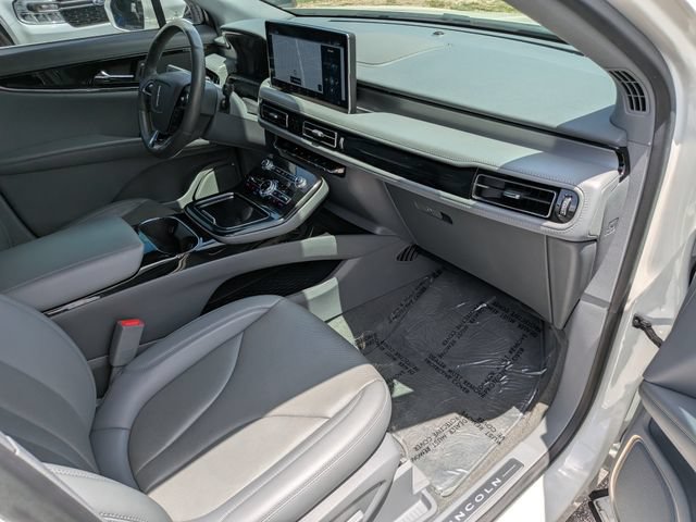 Used 2023 Lincoln Nautilus Reserve FWD image 14