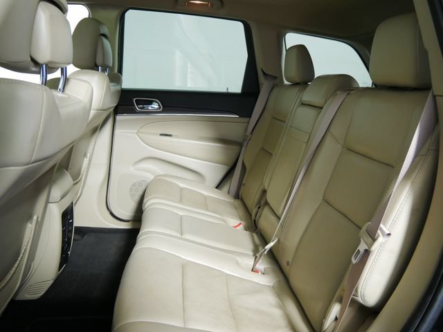 Used 2015 Jeep Grand Cherokee Limited w/ Luxury Group II RWD image 16