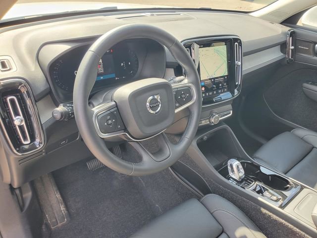 Certified 2025 Volvo XC40 B5 Ultra w/ Protection Package Premier AWD/4WD image 17