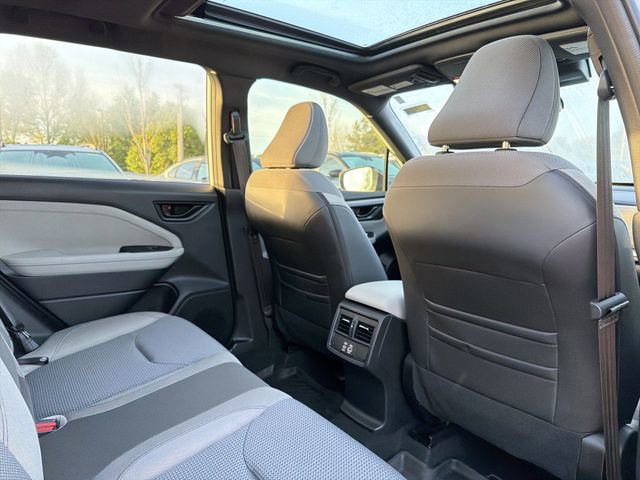 Certified 2025 Subaru Forester Premium AWD/4WD image 16