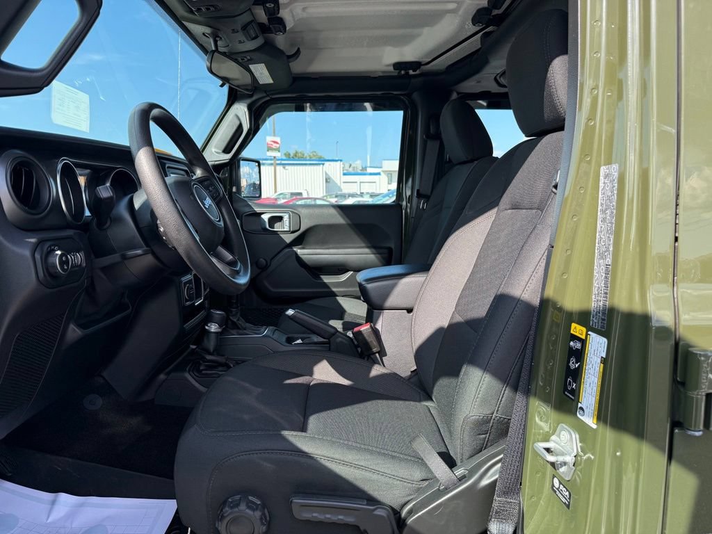 Used 2021 Jeep Gladiator Sport w/ Trailer Tow Package AWD/4WD image 20