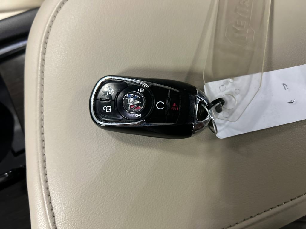 Used 2020 Buick Enclave Premium w/ Sun and Sites Package AWD/4WD image 20