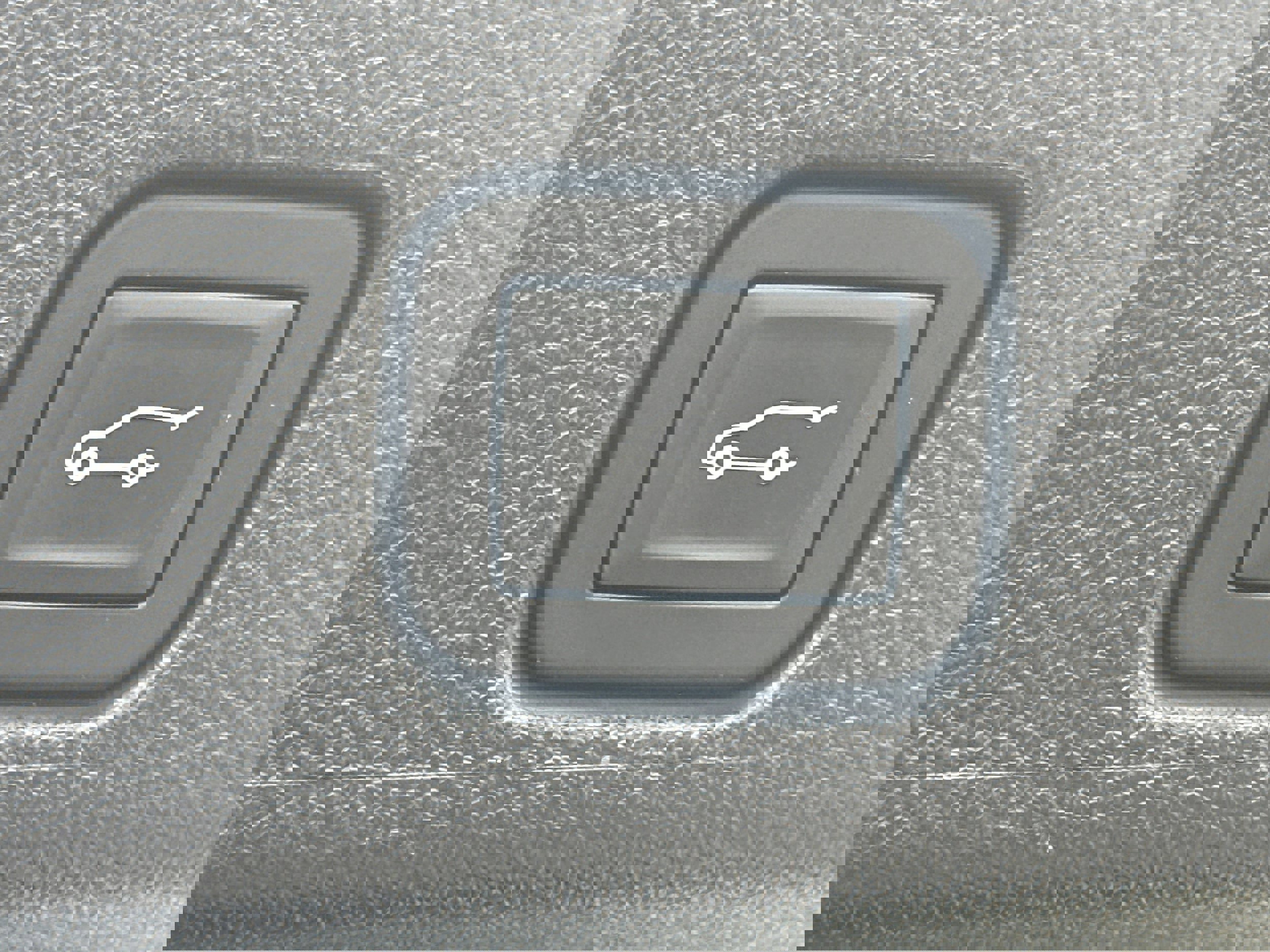 Used 2025 Chevrolet Traverse LT FWD image 19