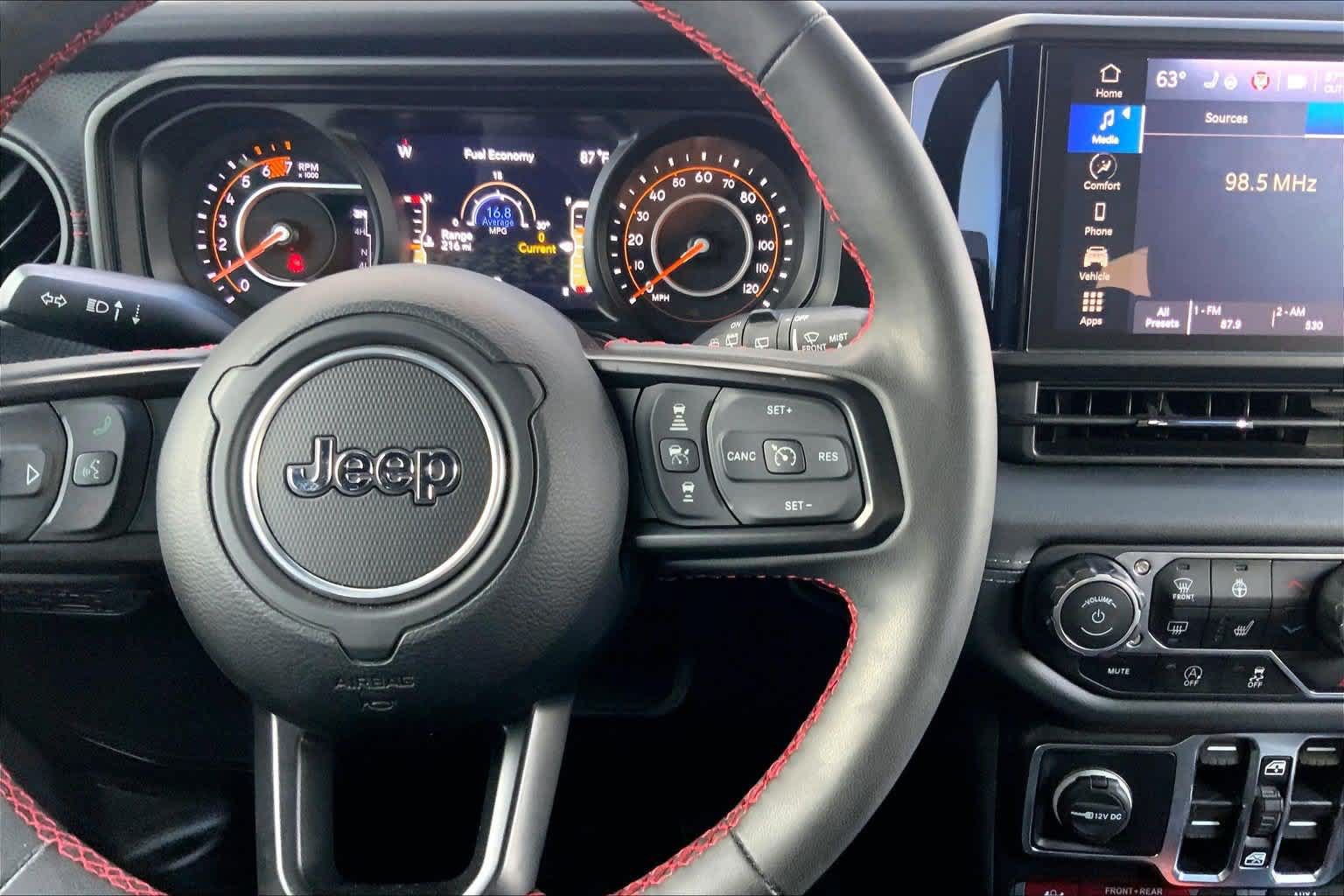 Used 2024 Jeep Wrangler Unlimited Rubicon w/ Safety Group AWD/4WD image 25