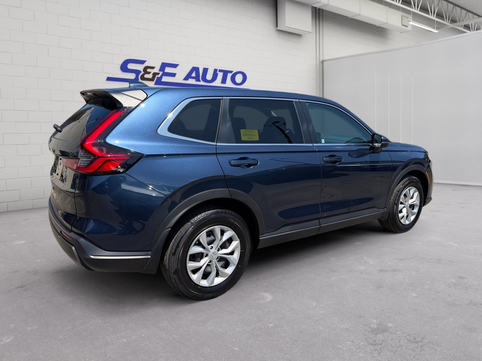 Used 2025 Honda CR-V LX image 4