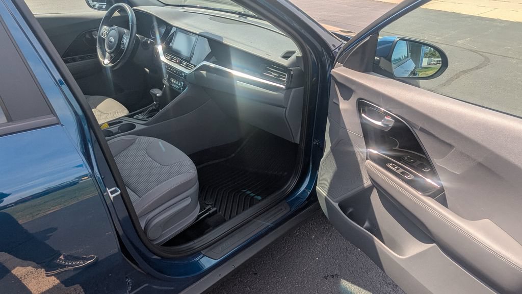 Used 2021 Kia Niro LXS FWD image 15