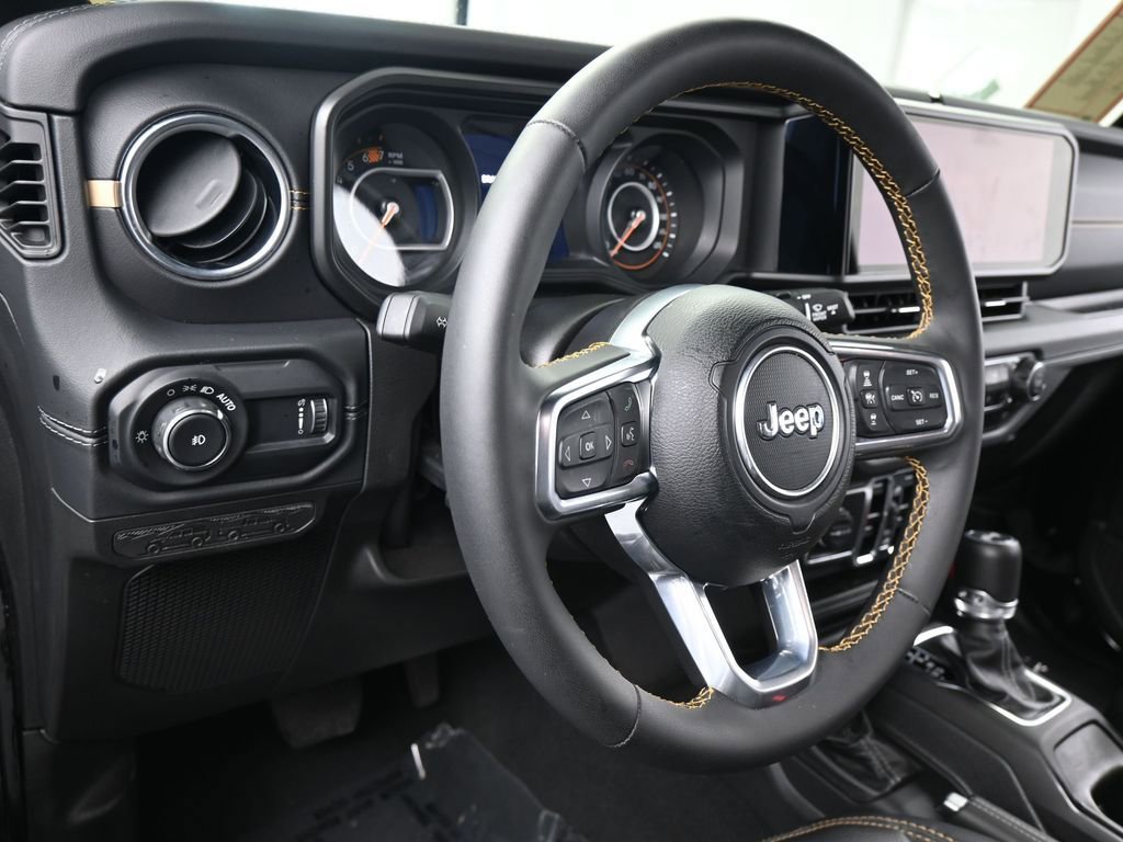 Used 2024 Jeep Wrangler Sahara image 15