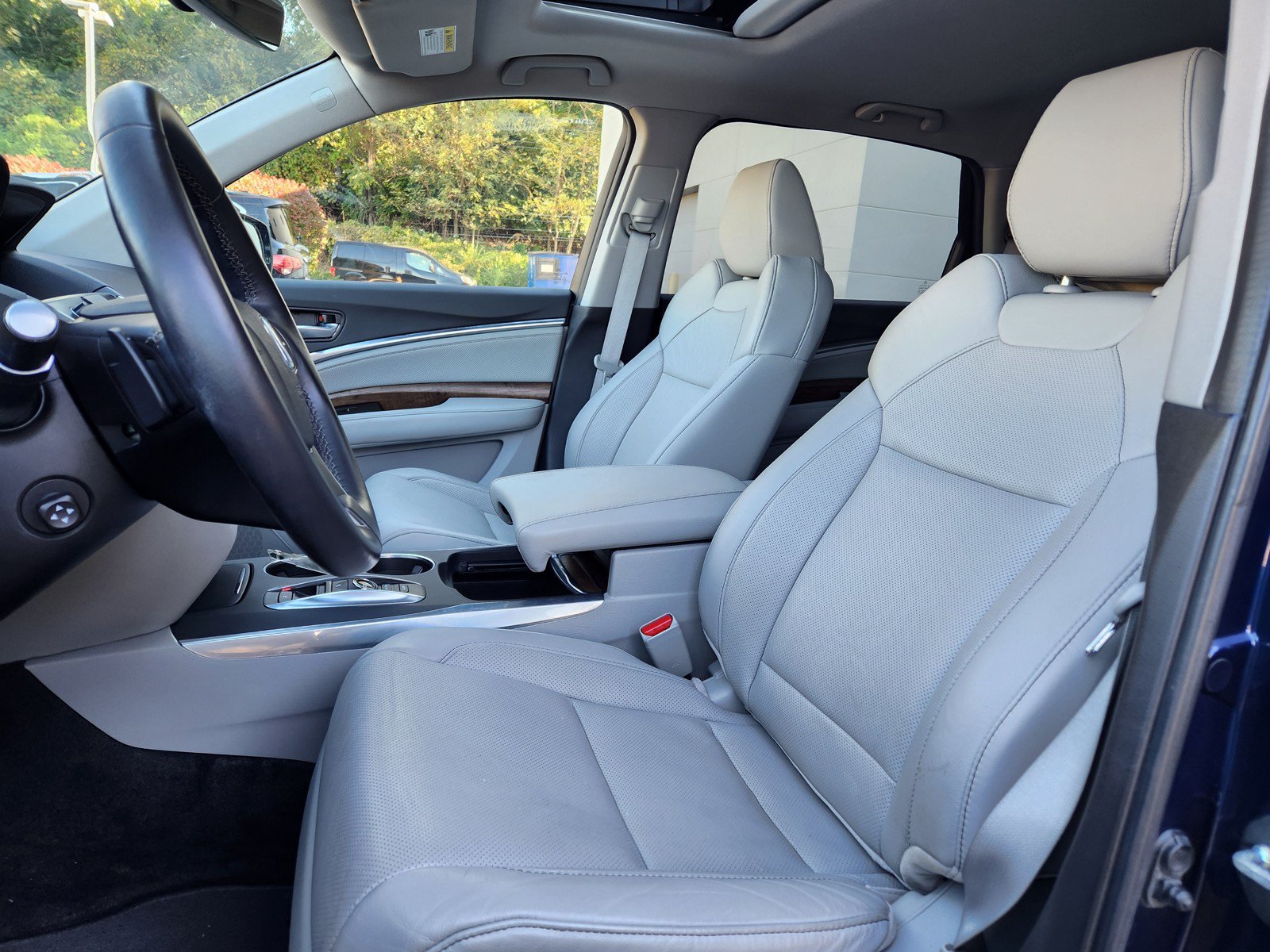 Used 2020 Acura MDX w/ Technology Package AWD/4WD image 10