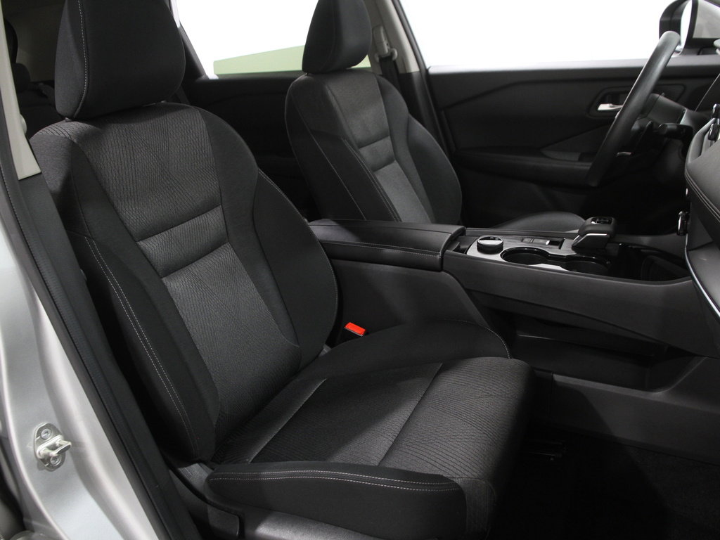 Used 2024 Nissan Rogue SV image 16