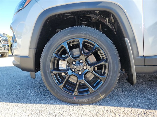 New 2026 Jeep Compass Latitude image 28