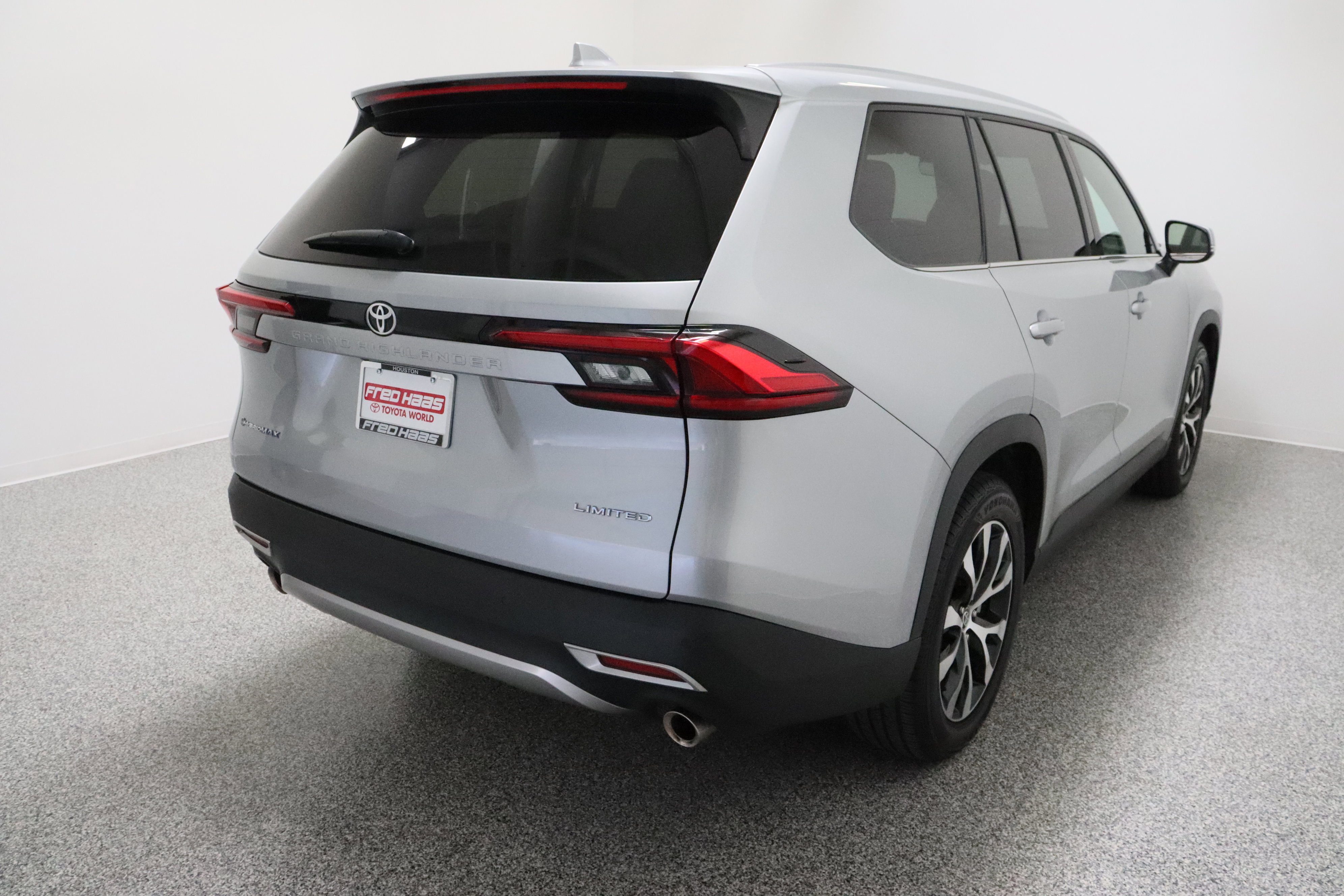 Used 2024 Toyota Grand Highlander AWD Hybrid image 7