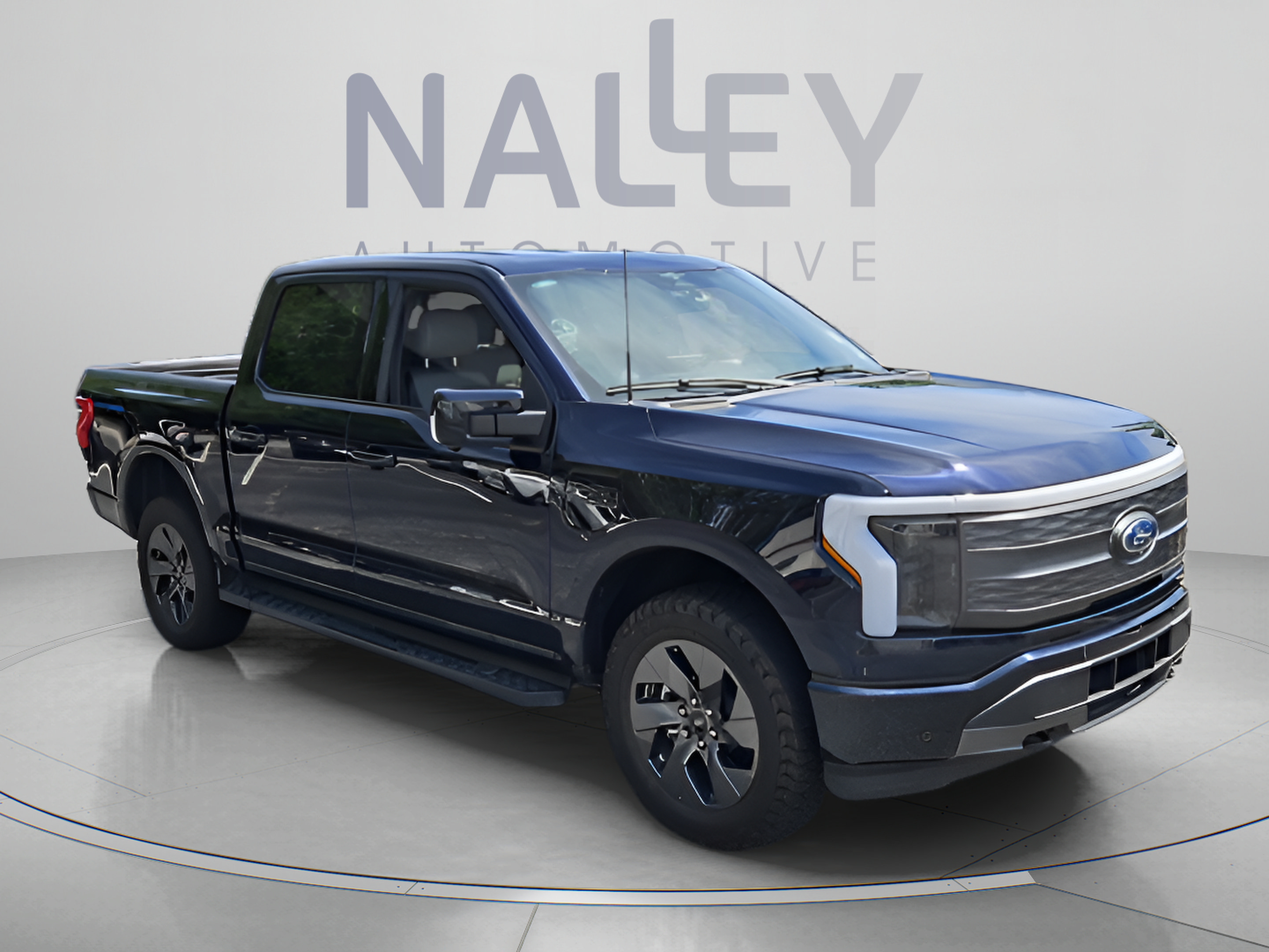 Used 2023 Ford F150 Lightning Lariat AWD/4WD image 12