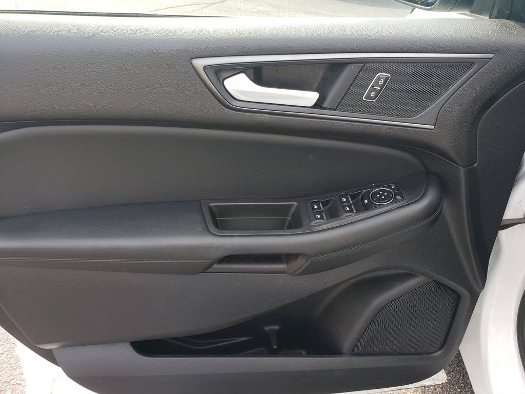 Used 2020 Ford Edge SE AWD/4WD image 11
