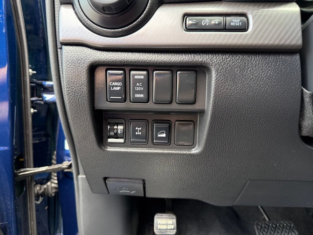 Used 2024 Nissan Titan PRO-4X w/ Pro-4x Convenience Package AWD/4WD image 7