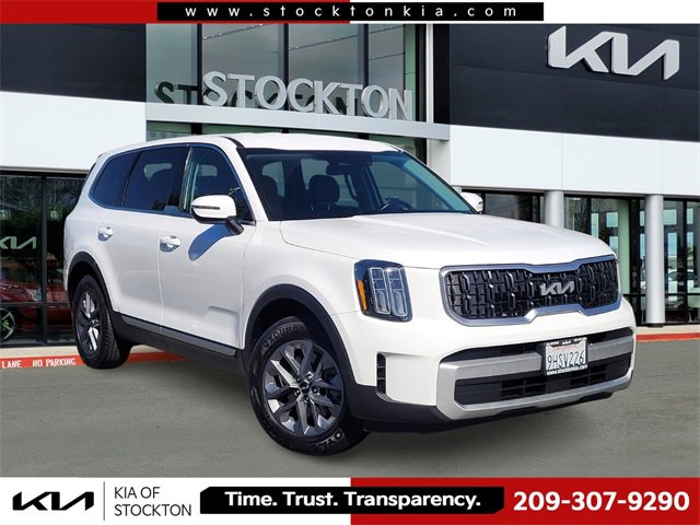 Used 2024 Kia Telluride LX image 1