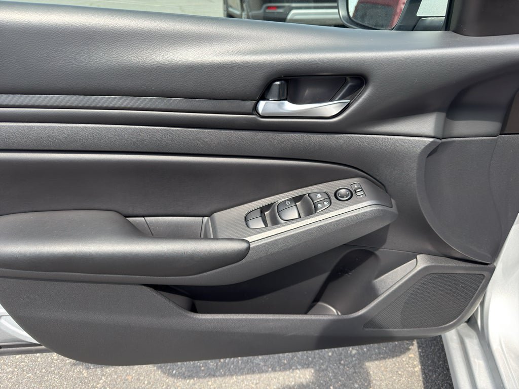Used 2022 Nissan Altima 2.5 S FWD image 9