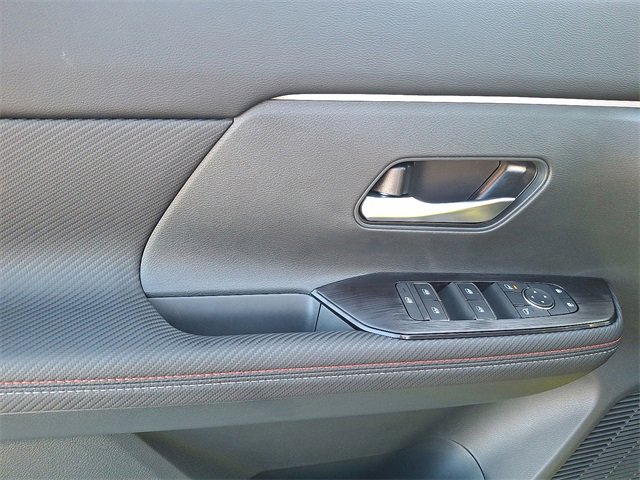 New 2026 Nissan Kicks SR w/ Cold Weather Package image 10