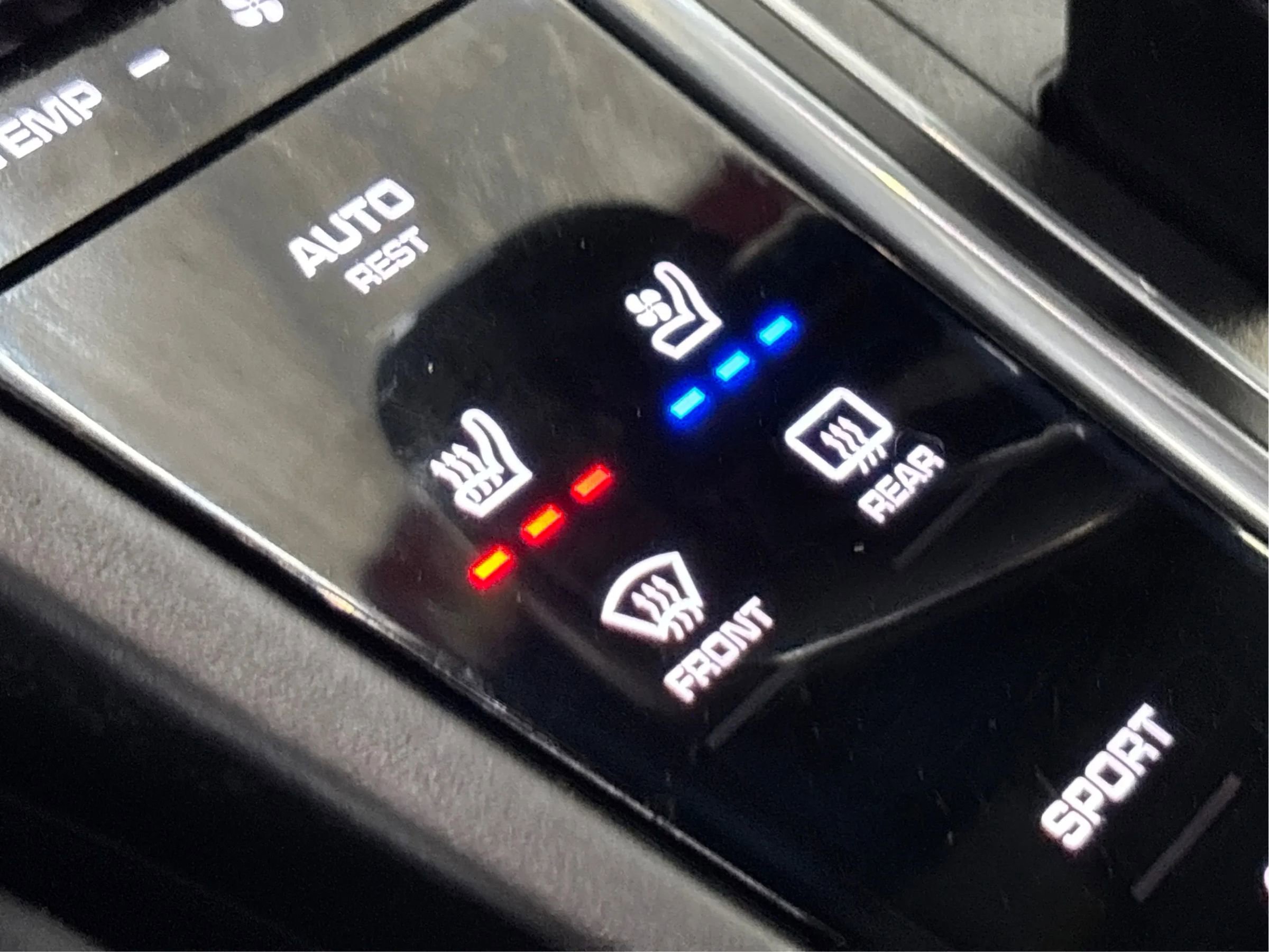 Used 2019 Porsche Cayenne S image 46