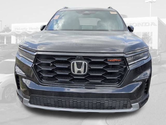 Used 2025 Honda Pilot TrailSport image 3