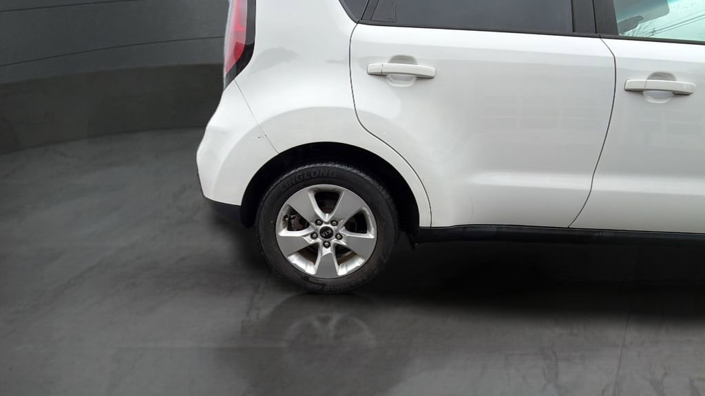 Used 2017 Kia Soul w/ Convenience Package image 15