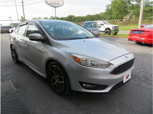 Used 2015 Ford Focus SE w/ SE Ecoboost Package image 13