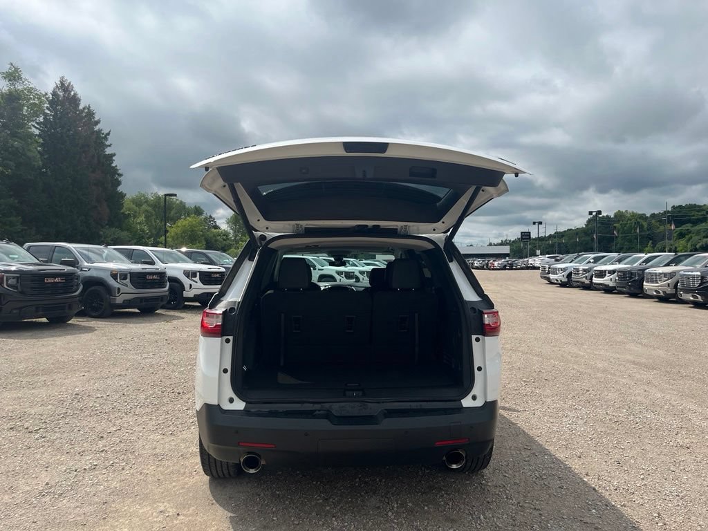 Used 2021 Chevrolet Traverse RS FWD image 13