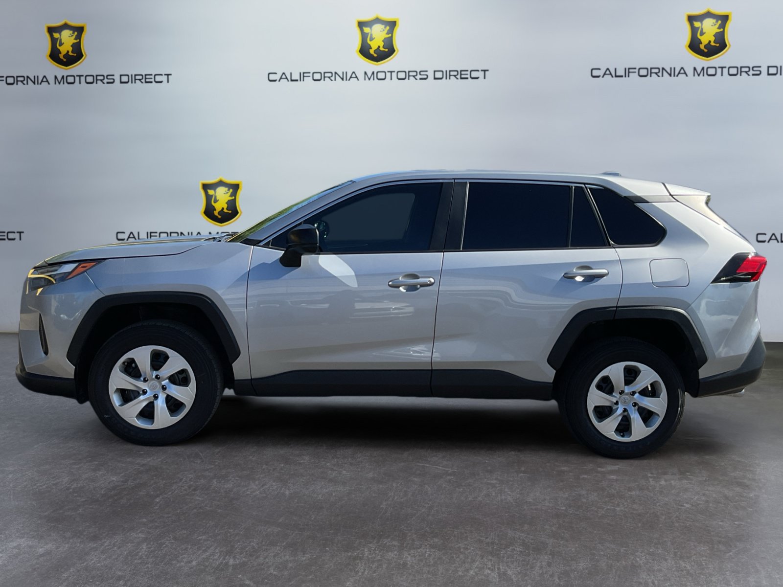 Used 2023 Toyota RAV4 LE FWD image 8