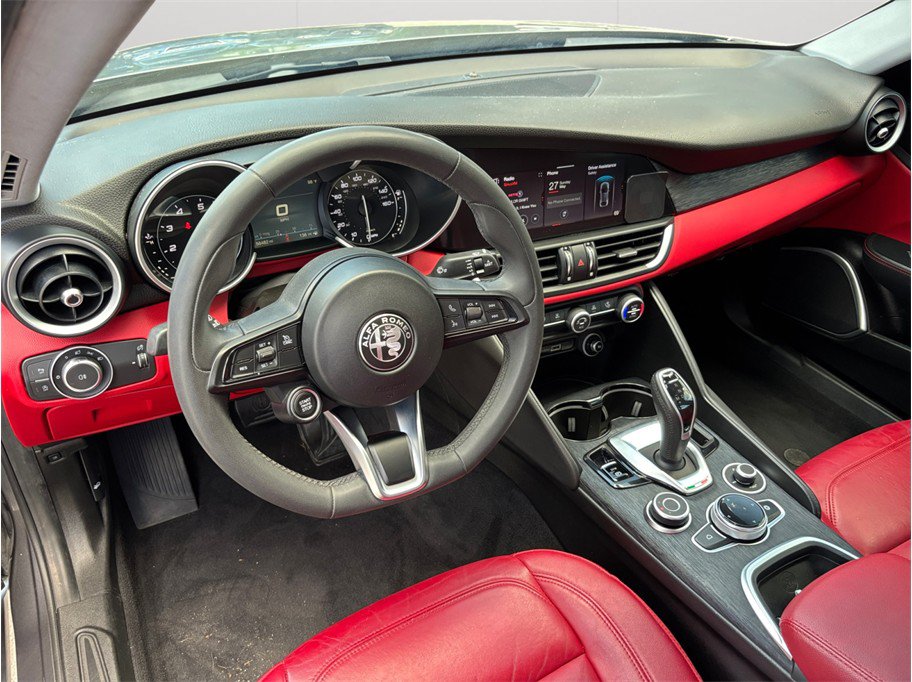 Used 2021 Alfa Romeo Giulia Sprint w/ Sun & Sound Package RWD image 6