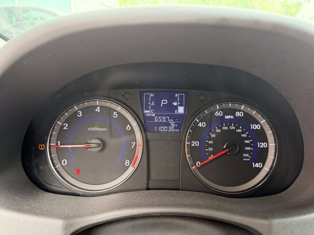 Used 2016 Hyundai Accent SE w/ Option Group 02 image 13