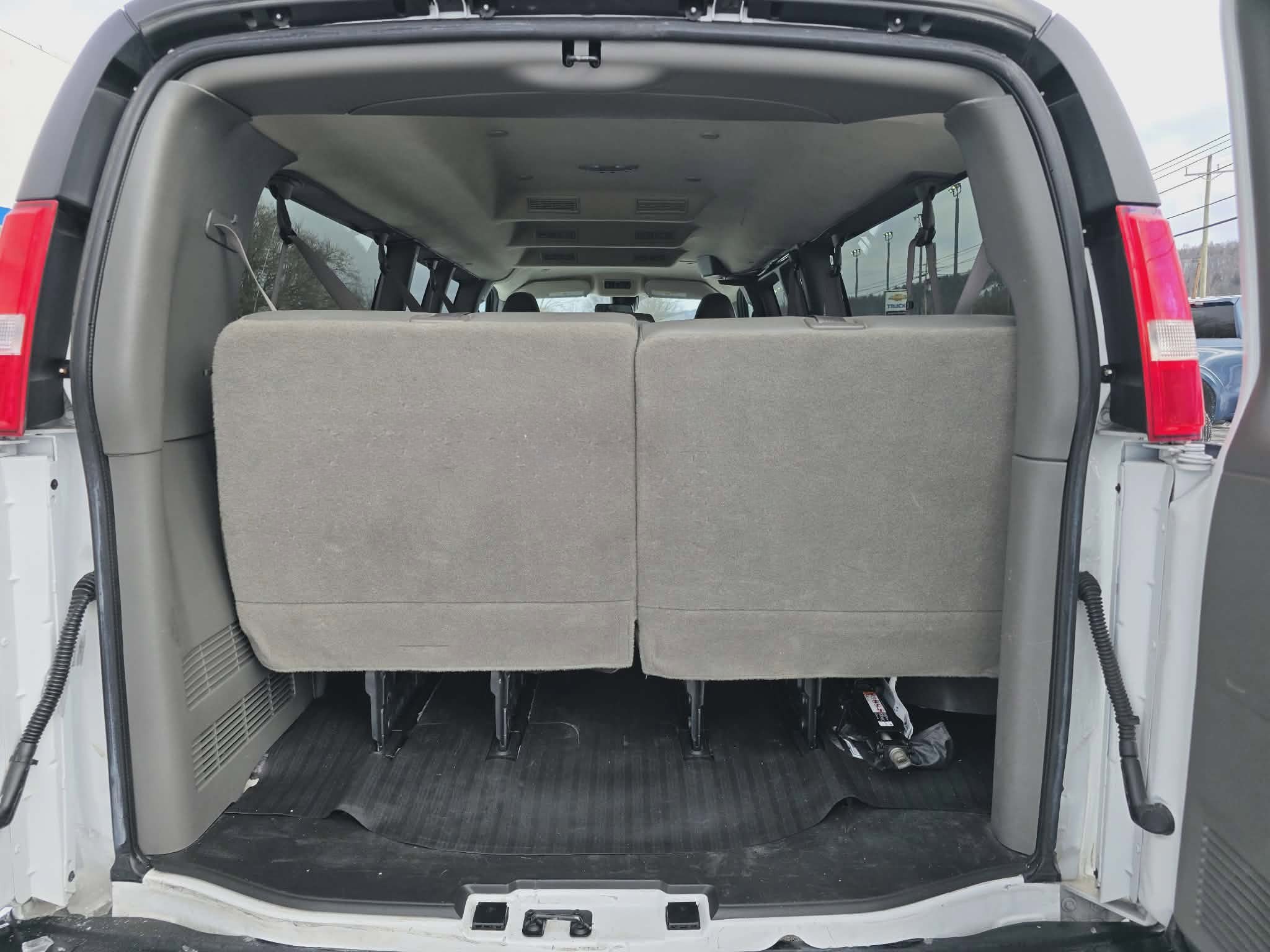 Used 2024 Chevrolet Express 3500 LS video 5