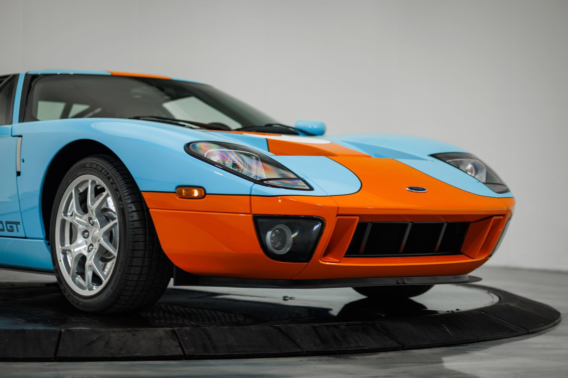 Used 2006 Ford GT image 51
